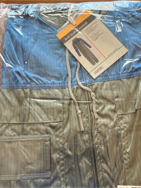 Aksonobel Other - Akso Nobel anti static Coveralls I-wear L
98%polyester 2%carbon fiber
